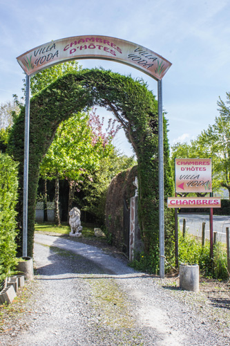 Entrée dans la villa